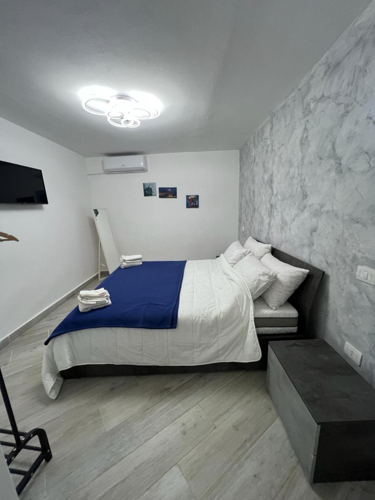 Mareluna Gradoni Di Chiaia Apartment